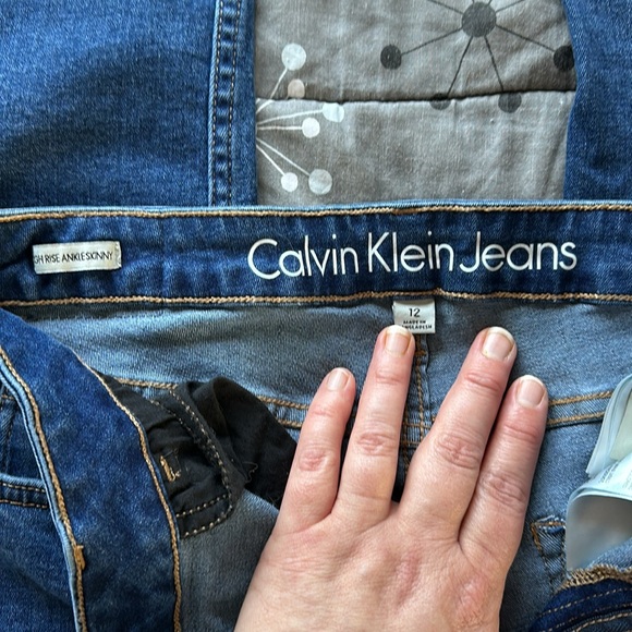 Calvin Klein High Rise Ankle Skinny Jeans Women’s size 12 stretchy - Picture 2 of 9